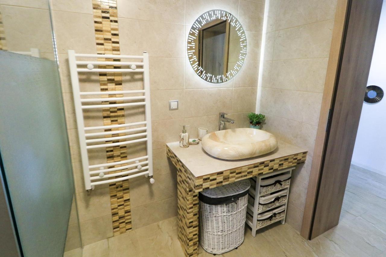 Nikas Apartment Sibiu Ngoại thất bức ảnh