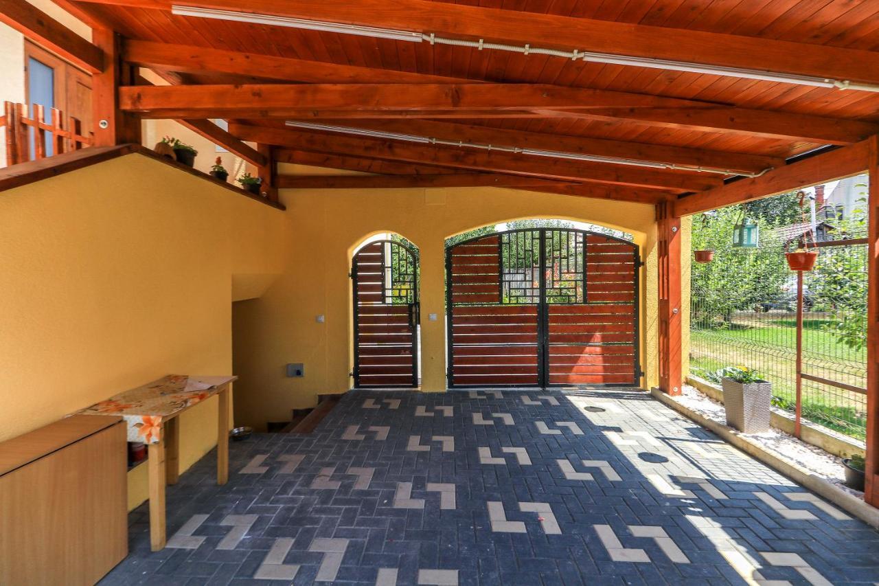 Nikas Apartment Sibiu Ngoại thất bức ảnh